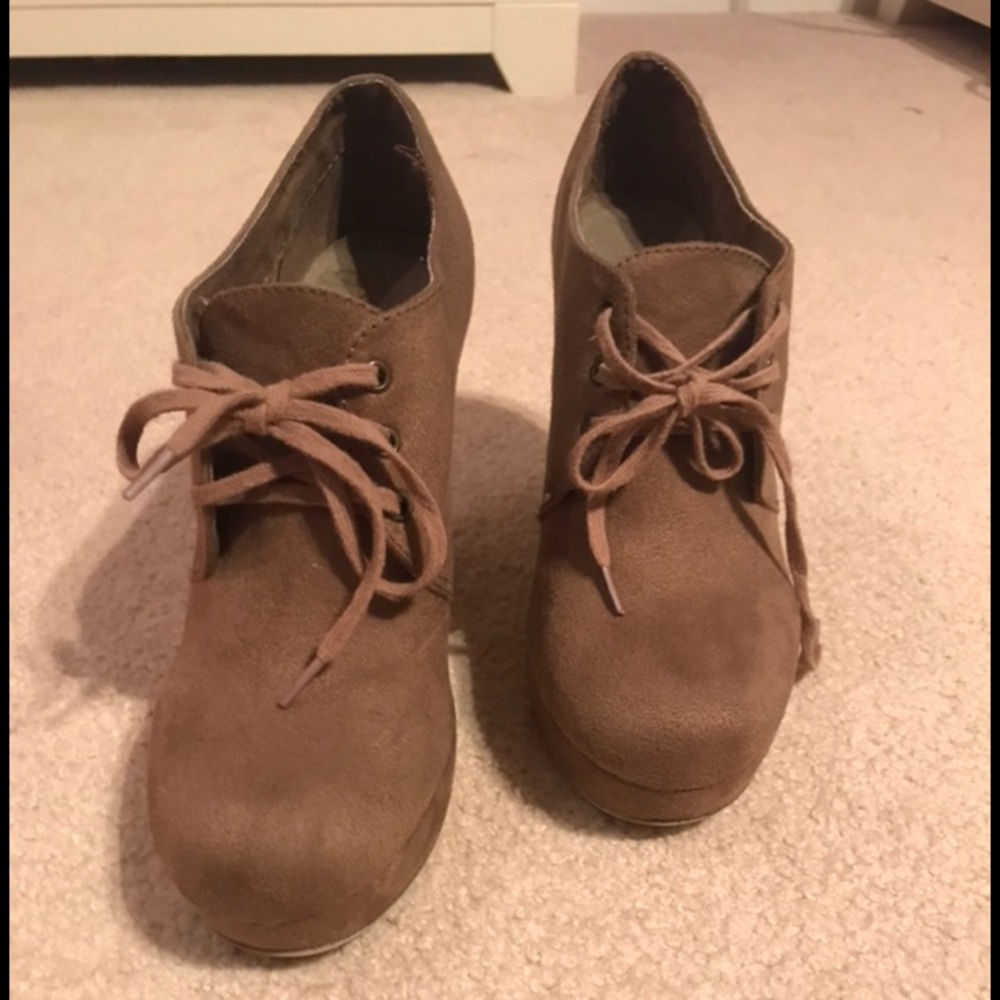 Tan wedges